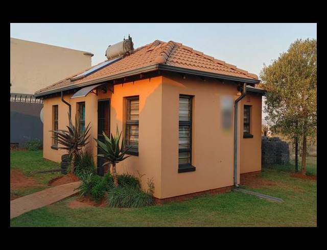 3 BEDROOM HOUSE FOR SALE IN PROTEA GLEN